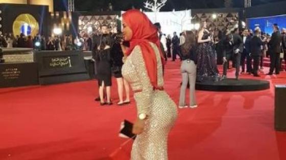 سما المصرى بالحجاب فى افتتاح مهرجان القاهرة السينمائي
