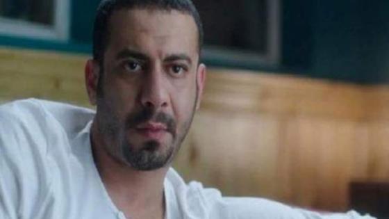 محمد فراج يعتذر مسلسل “أسود فاتح” بطولة هيفا وهبي