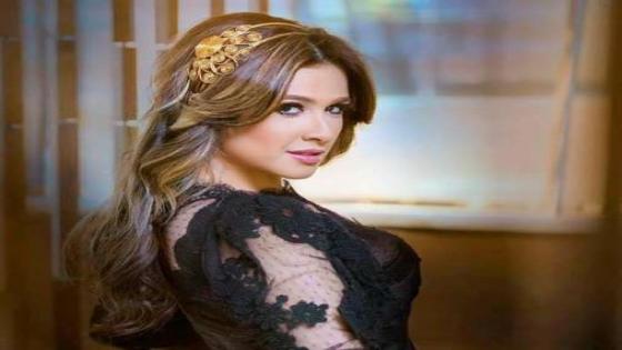 ياسمين عبد العزيز تظهر بفستان رانيا يوسف بعد إضافة دانيل على الصدر
